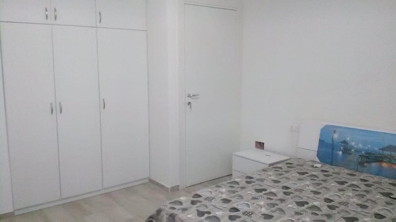 Vistamare2: Beachfront Retreat with BBQ and Exclusive Parking Torre Pali Exterior photo